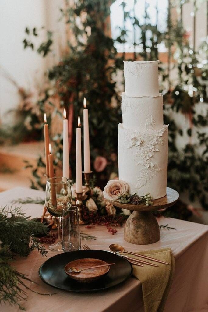 An Artistic Approach to Wedding Cake Design in NH; New Hampshire–based event caterer; New Hampshire wedding cake designer; Autumn Nomad